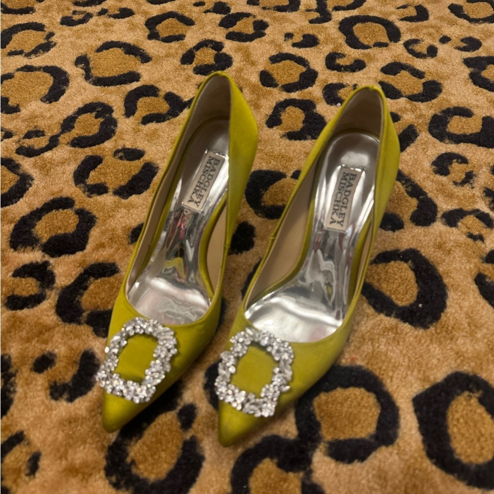 Badgley Mischka Cher Pump - Picture 3 of 4